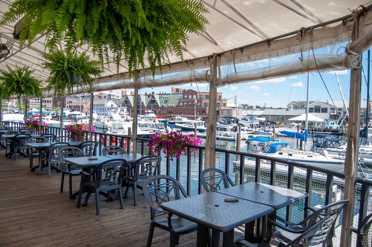 Dimillo's On The Water
